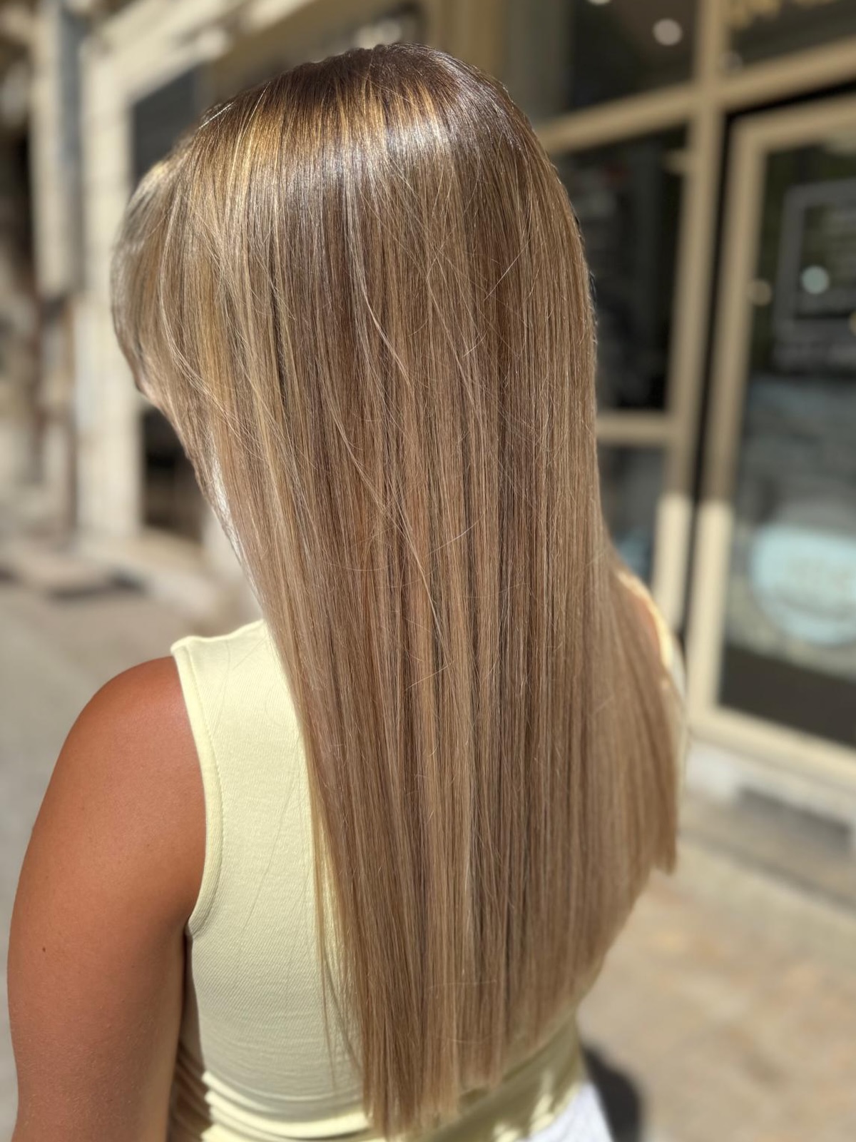 Éclat tout en douceur pour ce balayage beige ✨ Ni...
